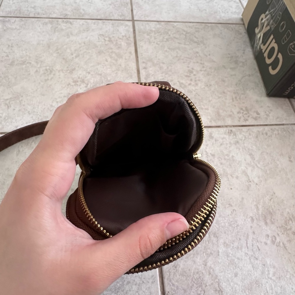 Women’s crossbody purse